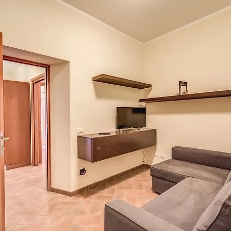 Via Del Monte Della Farina *