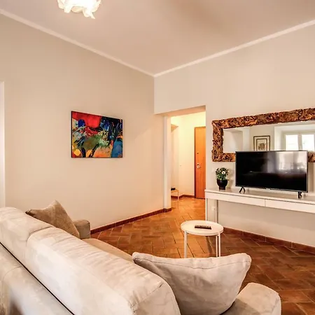 Via Del Monte Della Farina *