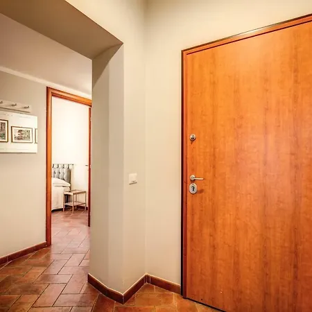 Via Del Monte Della Farina *