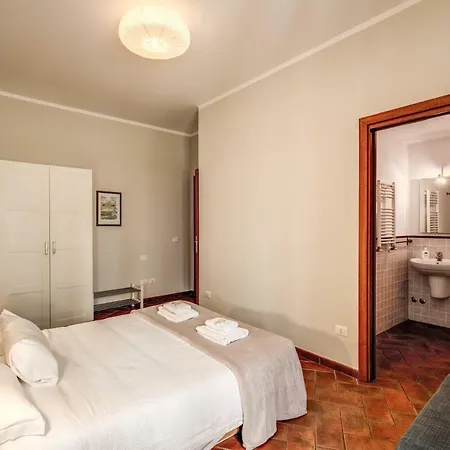 Via Del Monte Della Farina *