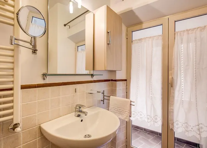 - Via Del Monte Della Farina Rome