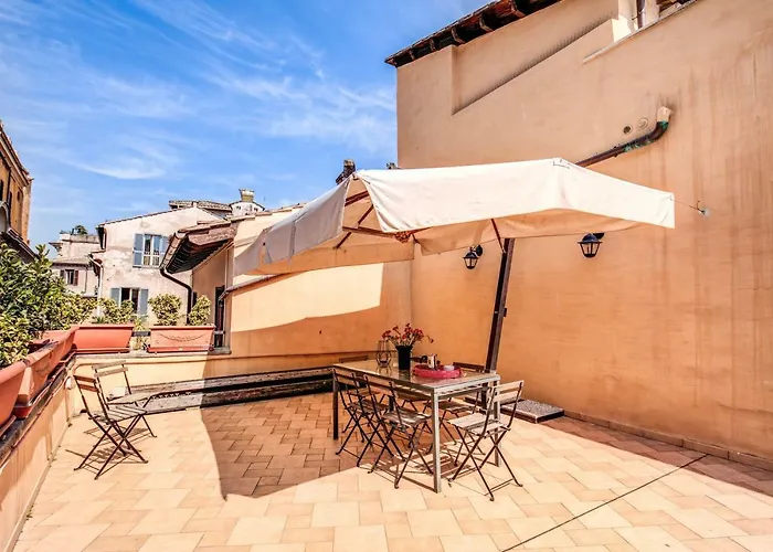 - Via Del Monte Della Farina