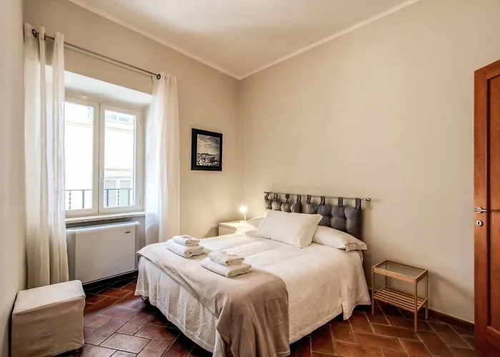 - Via Del Monte Della Farina *